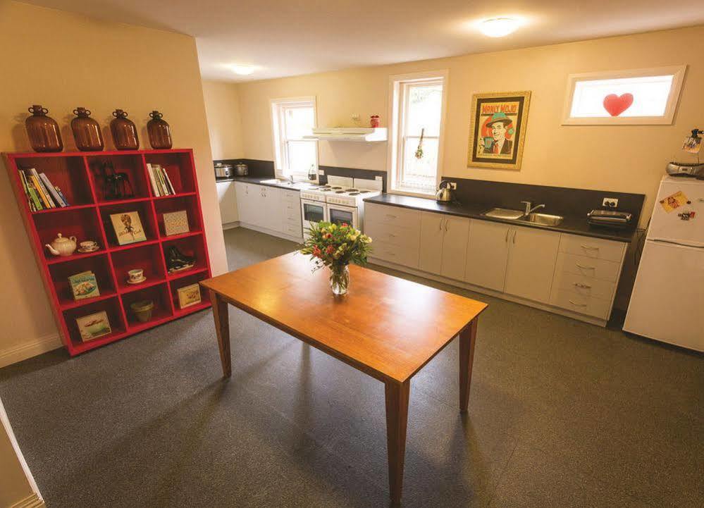 Montacute Boutique Bunkhouse Hostel *