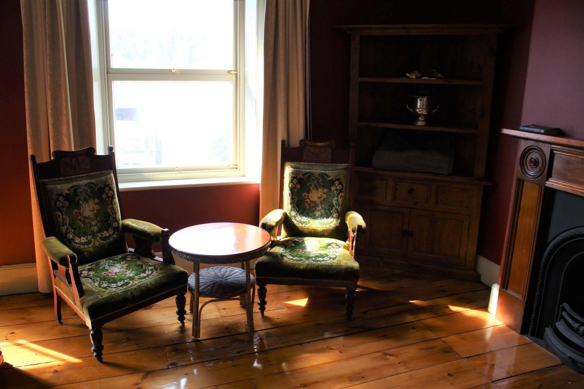 The Tasmanian Inn 2*