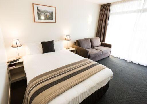 Shoreline 3*