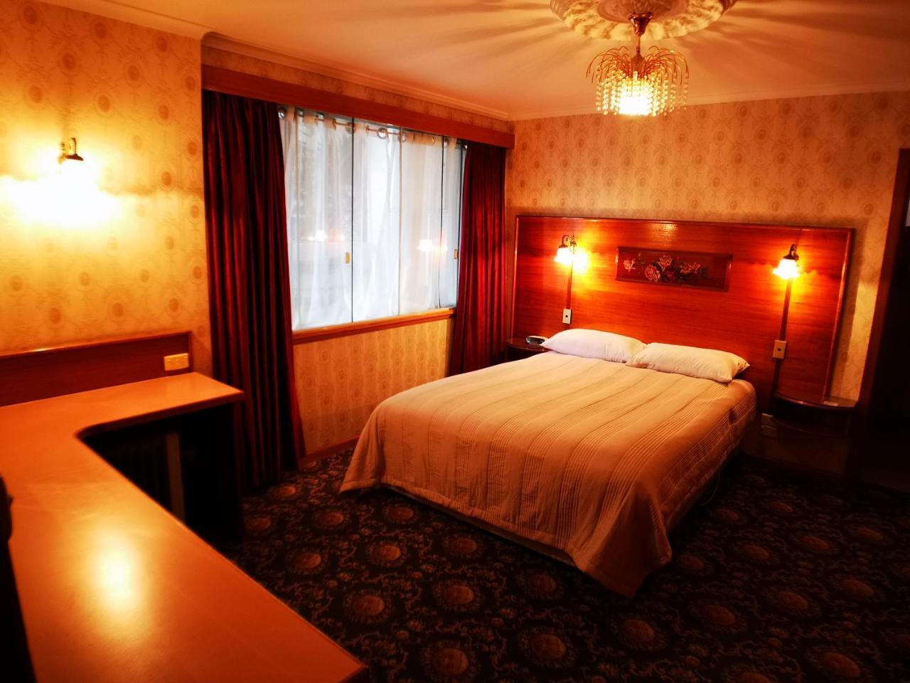 Motel Mayfair On Cavell 3*