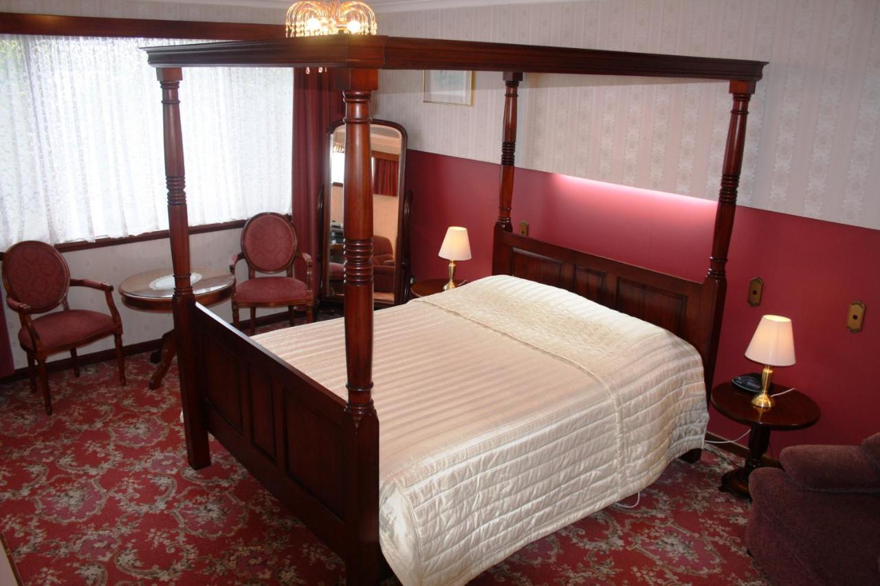 Mayfair On Cavell Motel