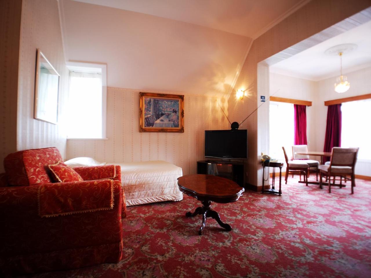 Motel Mayfair On Cavell 3*