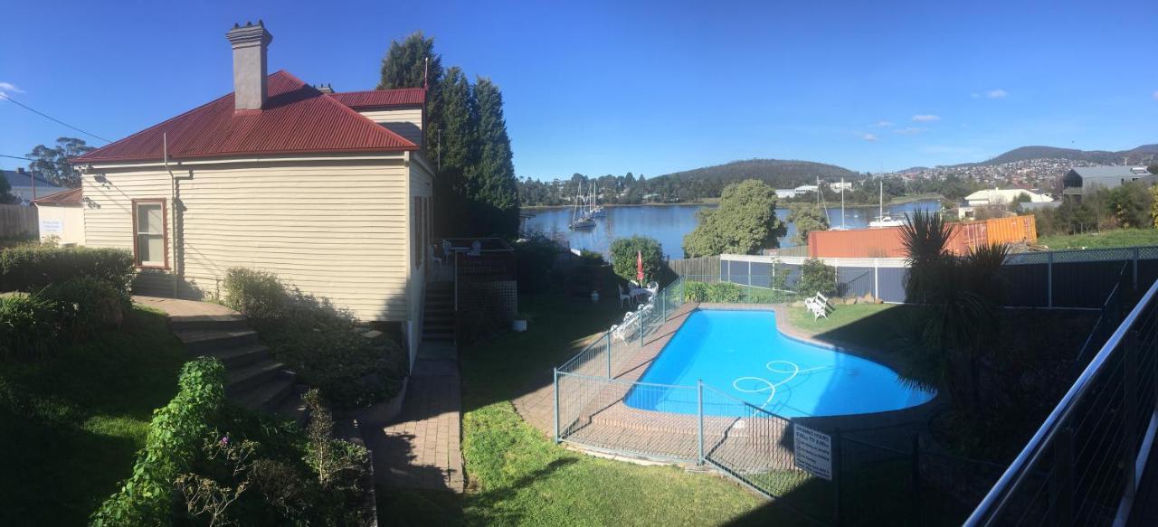 Motel Waterfront 3*