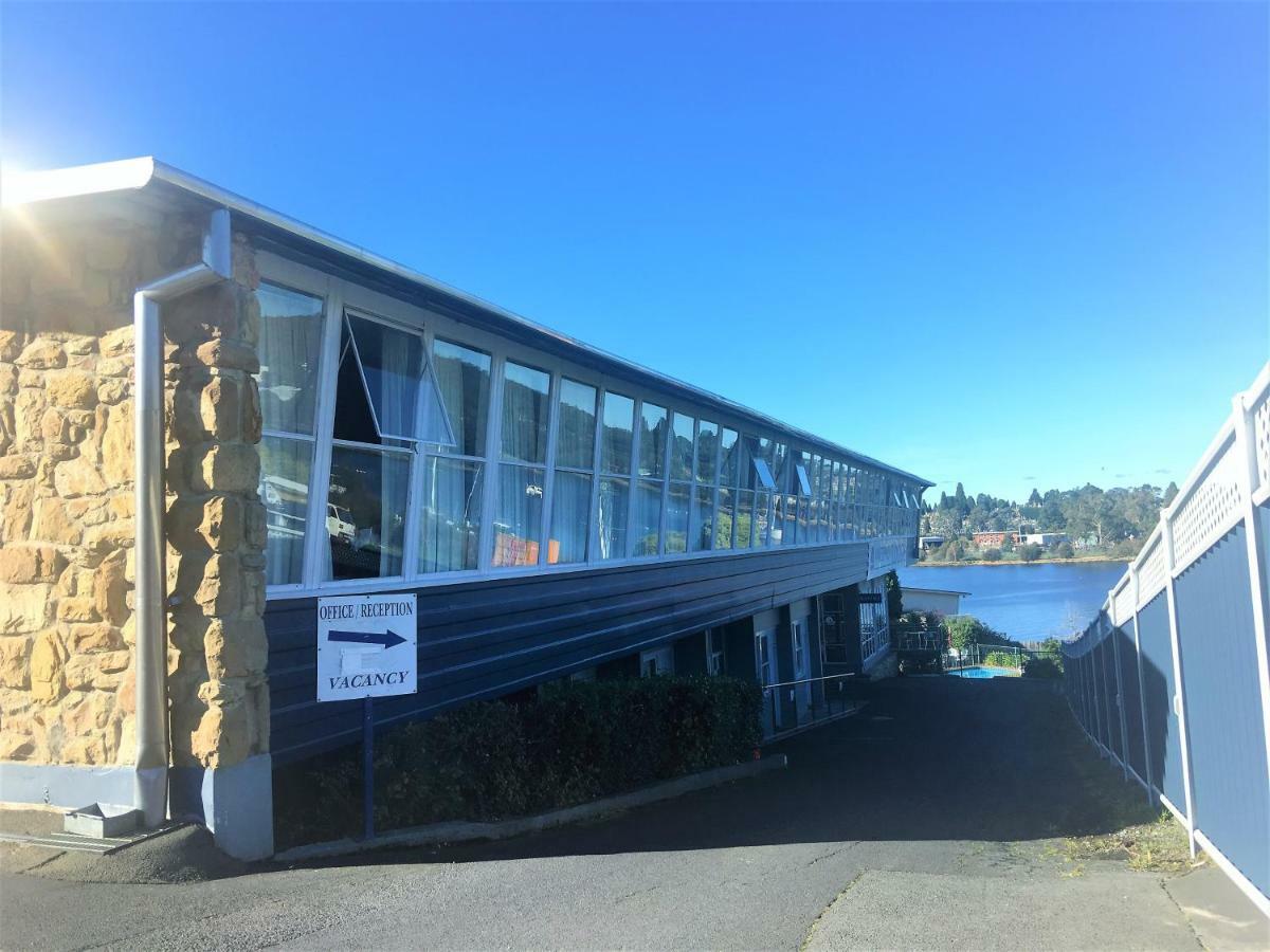 Motel Waterfront 3*