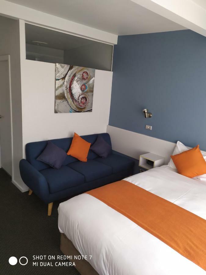 Waterfront 3*
