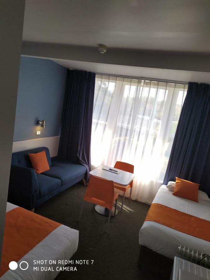 Waterfront 3*