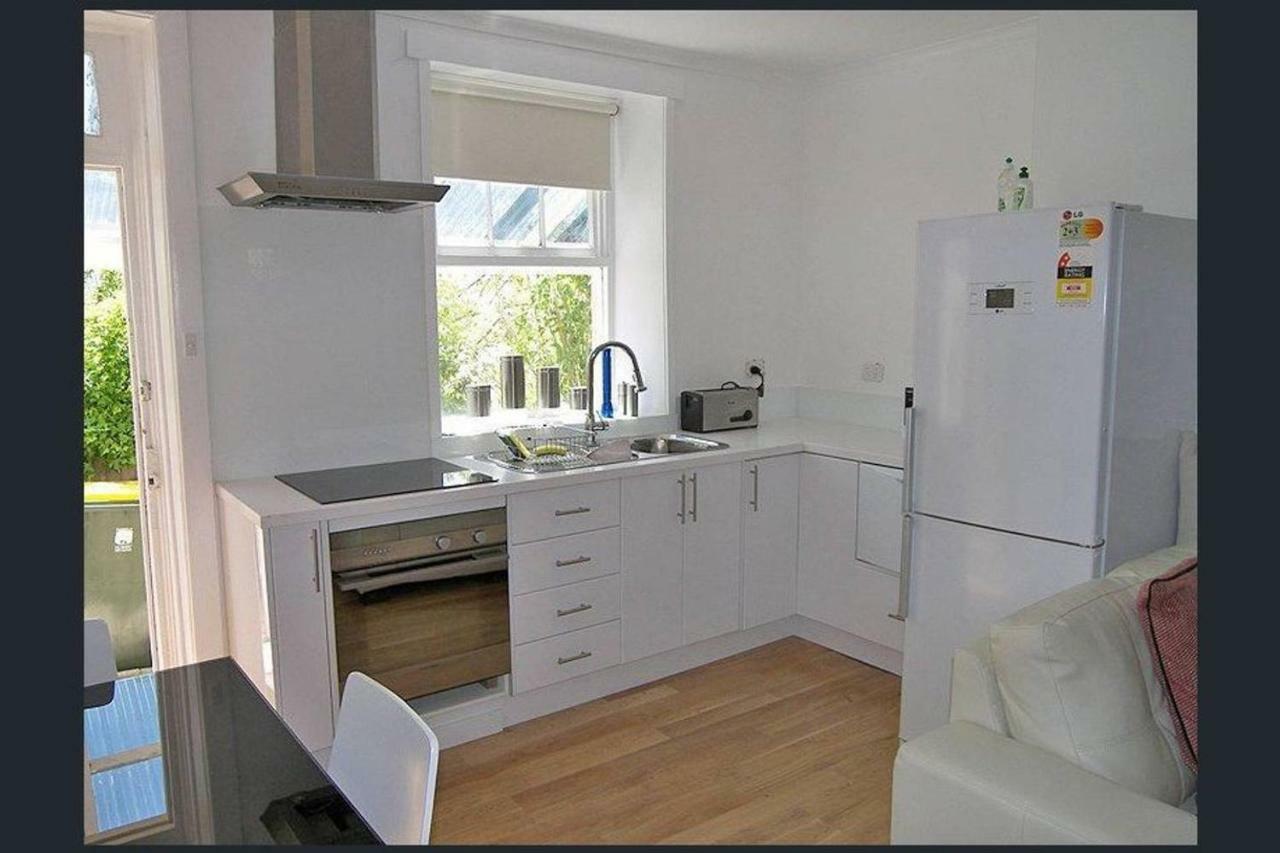 Colonial Apartment *