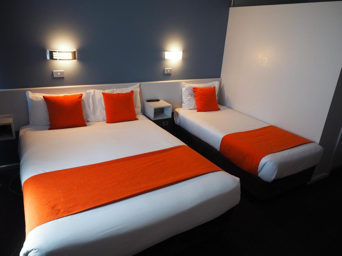Waterfront Motel 3*