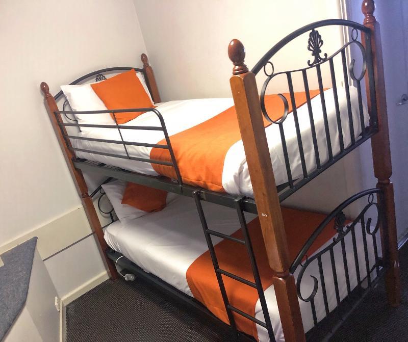 Motel Waterfront 3*
