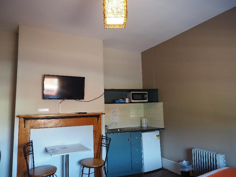 Motel Waterfront 3*